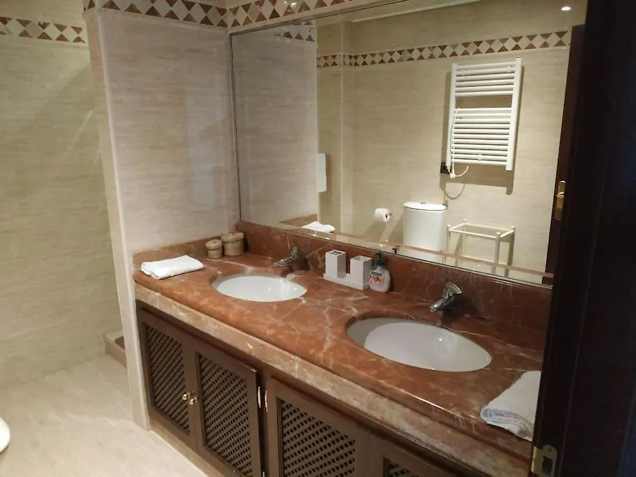 Luxury Apartment With Sea Views, Golf, Gym, Spa, 7 Pools Ojen