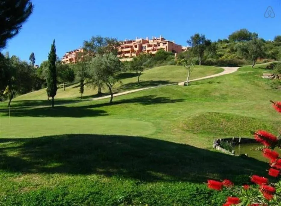 Luxury Apartment With Sea Views, Golf, Gym, Spa, 7 Pools Ojen